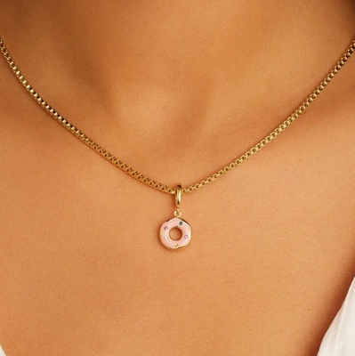 Gold Plated Desain Pelangi Berwarna-warni kecil Pink Donut Charm Pendant di 925 Sterling Perak
