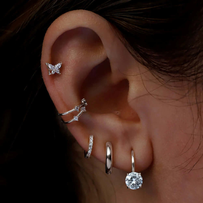925 Sterling Perak Datang 18K Plating Emas Solitaire Putih Kubik Zircon Huggies Earrings