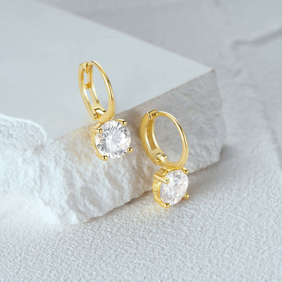 925 Sterling Perak Datang 18K Plating Emas Solitaire Putih Kubik Zircon Huggies Earrings
