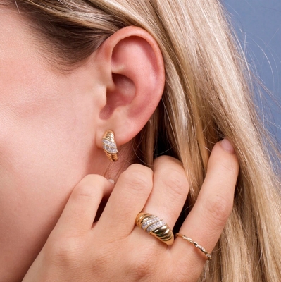 Platinum Plating Round Brilliant Cut Diamond Dome Ring Untuk Wanita Perhiasan halus OEM / ODM