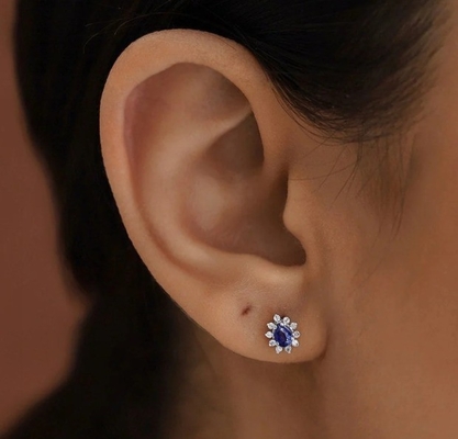 Hanya 18K Plating emas Pear Sapphire dan Putih Kubic Zircon anting untuk pertunangan