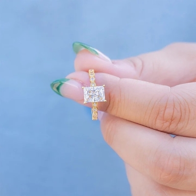 Vintage Handmade 18K Gold Baguette Cut Stone Cincin Pertunangan Gaya Vintage untuk Wanita