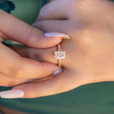 Vintage Handmade 18K Gold Baguette Cut Stone Cincin Pertunangan Gaya Vintage untuk Wanita