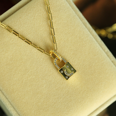 18K Gold Locket Pendant Pave Putih CZ Link Chain Kalung Untuk Perkawinan