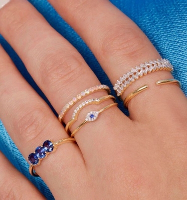 Classic Style Mini Pave Ring dengan Diamond Eye dan Blue Sapphire dalam 925 Sterling Silver