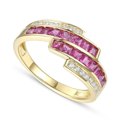 Prong Setting Emerald Ruby Wanita Diamond Pernyataan Cincin Ukuran 6- Ukuran 10