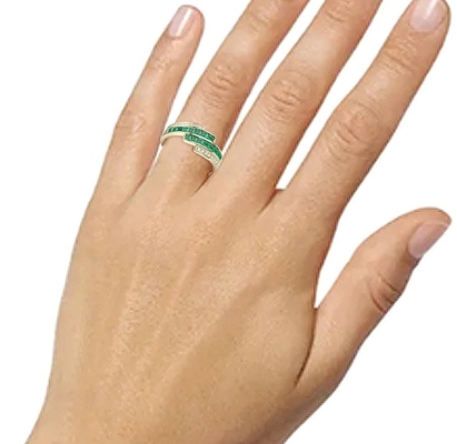 Prong Setting Emerald Ruby Wanita Diamond Pernyataan Cincin Ukuran 6- Ukuran 10