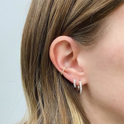 Jenis Perhiasan EARLINGS 18K Gold Plated CZ Sleeper Hoop untuk Wanita 925 Sterling Perak