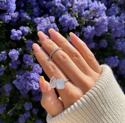 925 Sterling Perak Dua Batu Cincin Pertunangan Dengan Pengaturan Prong Dan Batu CZ Putih