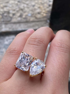 925 Sterling Perak Dua Batu Cincin Pertunangan Dengan Pengaturan Prong Dan Batu CZ Putih