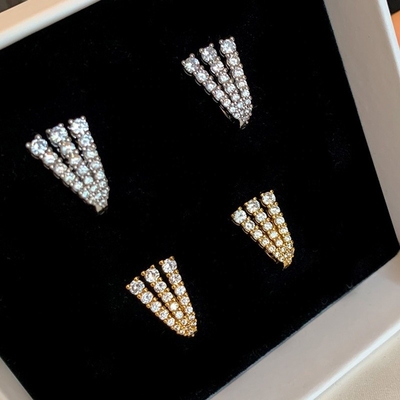 18K Plating Emas 925 Sterling Perak Pave CZ Wanita Huggie Earrings Gaya klasik