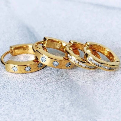 EARLINGS STYLISH 14K Gold Vermeil Star Set Diamond Hugging Hoops untuk gaya yang mudah