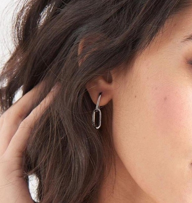 Pesta Pernikahan Simple Silver Cable Link Stud Earring 30mm Tinggi Desain Elegan