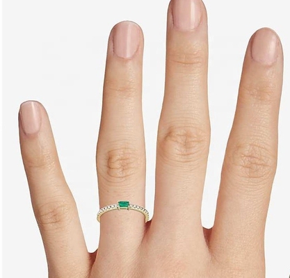 Perhiasan Mewah 925 Perhiasan Perak Sterling Cincin dengan Batu Hijau atau Putih dan 18K Plating Emas
