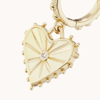 14K Plated Gold Dangle Drop Heart Huggies Earrings untuk Wanita adalah 925 Sterling Silver