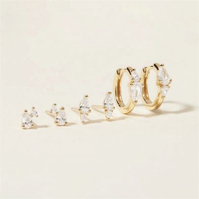 Bergaya 18K Plating Emas Kubic Putih Zircon 925 Sterling Perak Stud & Huggies Set Earrings