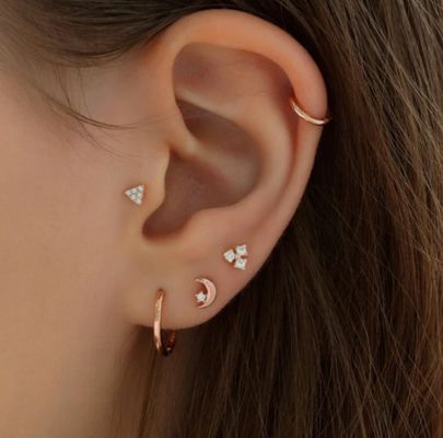 925 Sterling Silver Tiny CZ Moon Piercing Stud Earring dengan Ball Screw Back Closure