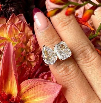 925 Sterling Perak Dua Batu Cincin Pertunangan Dengan Pengaturan Prong Dan Batu CZ Putih