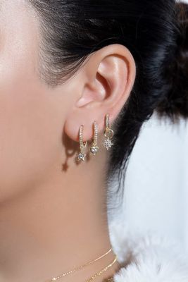 925 Sterling Silver Mini Starburst Pave CZ Huggie Earrings dengan pengiriman cepat dan aman
